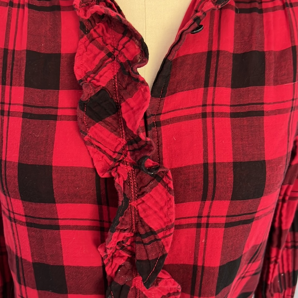 Gap Red Flannel Button Down Size Small - image 2